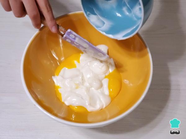 Receta de Tarta de yogur griego con 3 ingredientes - Paso 3