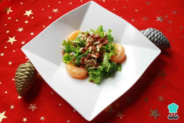 Ensaladas para Navidad originales - Ensalada de mandarina y almendras