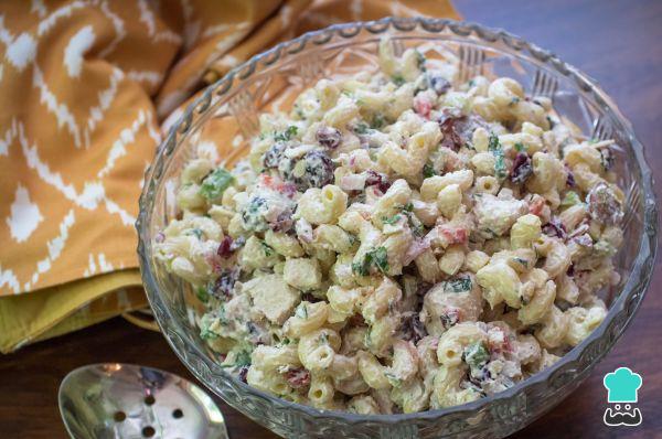 Ensaladas para Navidad originales - Ensalada de pasta con manzana