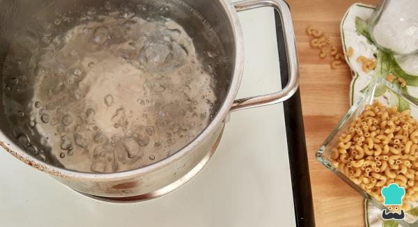 Receta de Ensalada de coditos con pollo - Paso 1