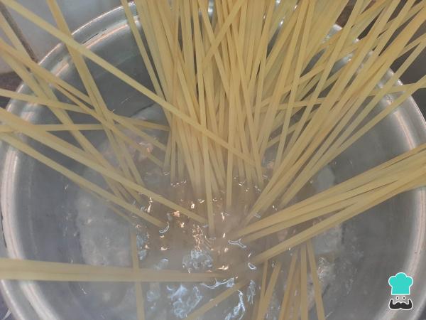 Receta de Tallarines con salchicha huachana - Paso 4