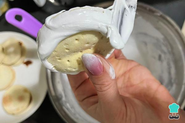 Receta de Chilenitos con merengue - Paso 14
