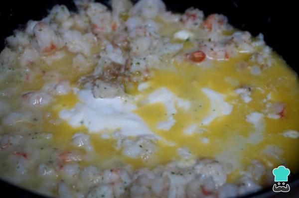 Receta de Pimientos del piquillo rellenos de bacalao y gambas - Paso 3