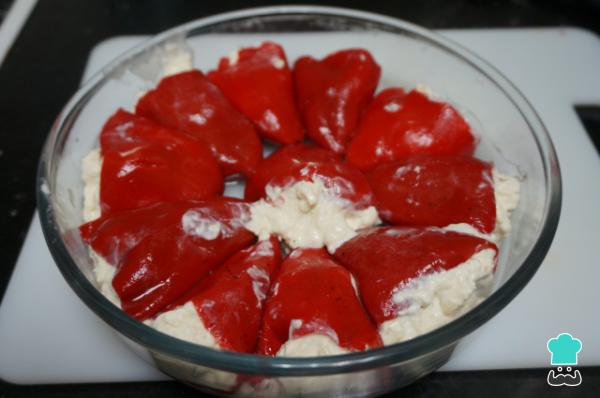 Receta de Pimientos del piquillo rellenos de bacalao y gambas - Paso 6