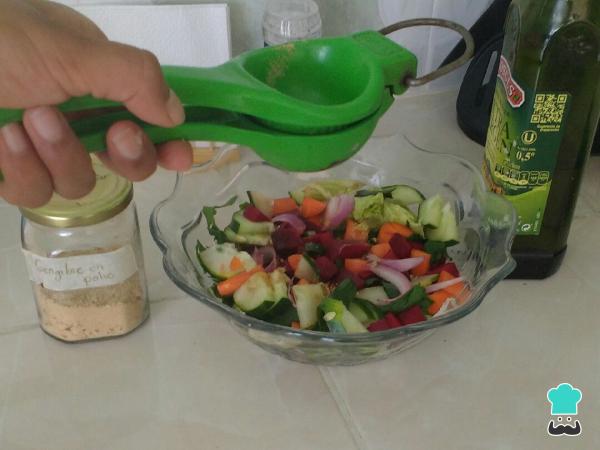 Receta de Ensalada con remolacha cocida y limón - Paso 2