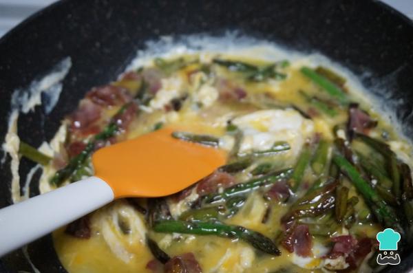 Receta de Espárragos salteados - Paso 4