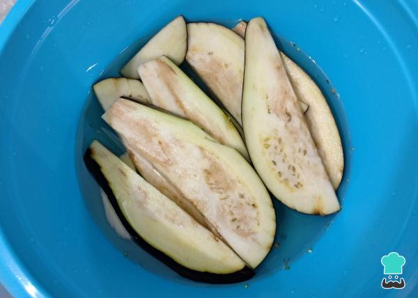 Receta de Berenjena rebozada al horno - Paso 1