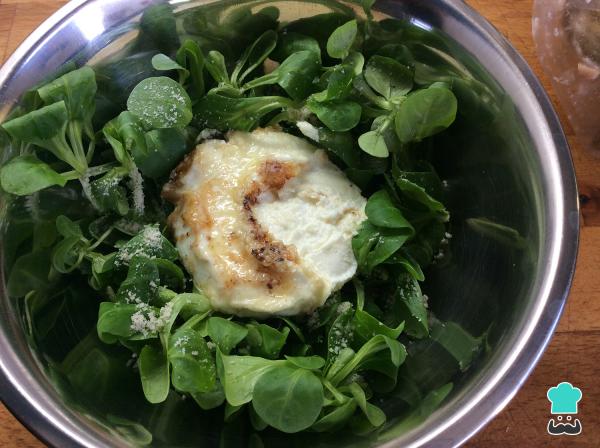 Receta de Ensalada con canónigos y queso de cabra - Paso 3