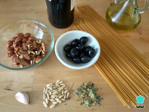 Receta de Espaguetis con frutos secos - Paso 1