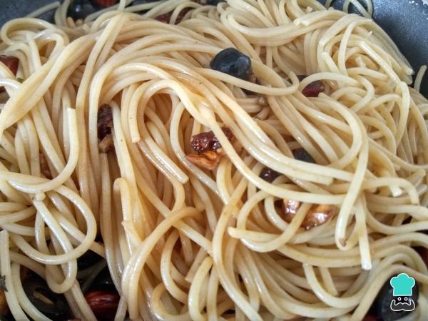 Receta de Espaguetis con frutos secos - Paso 7
