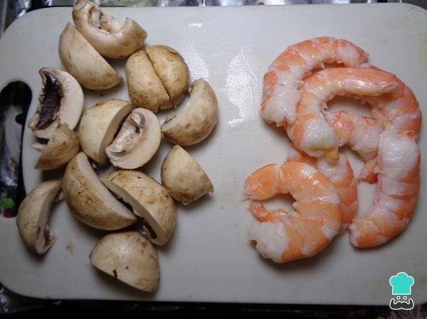 Receta de Tallarines con camarones y champiñones - Paso 3