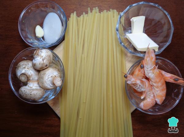 Receta de Tallarines con camarones y champiñones - Paso 1