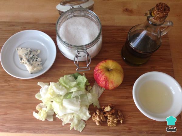 Receta de Ensalada de roquefort y manzana - Paso 1