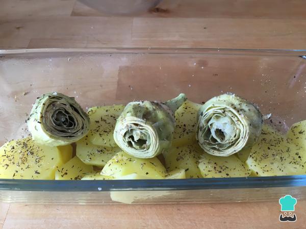 Receta de Alcachofas al horno con patatas - Paso 4