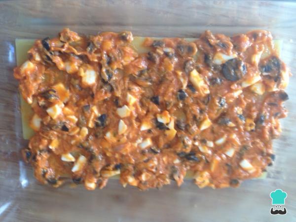 Receta de Lasaña de atún y huevo - Paso 6
