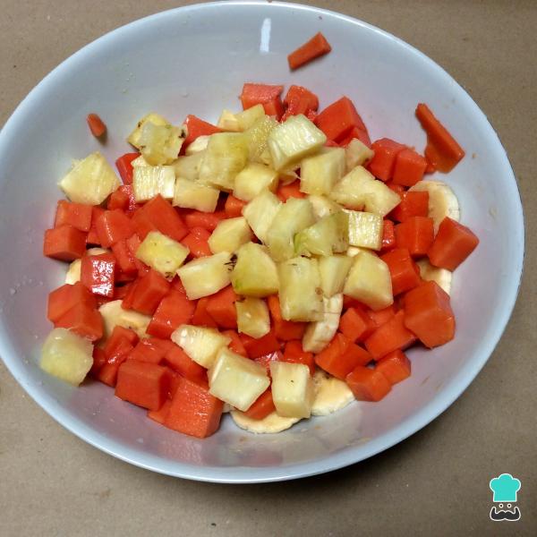 Receta de Ensalada de frutas con queso - Paso 2