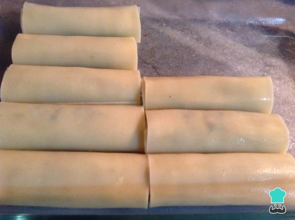 Receta de Canelones de carne y espinacas - Paso 10