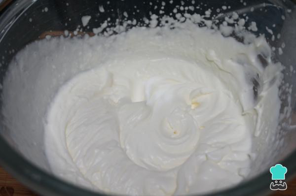 Receta de Milhojas de nata y crema - Paso 4