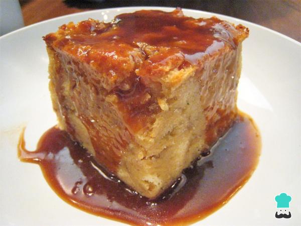 Recetas de postres en microondas fáciles - Budín de pan al microondas