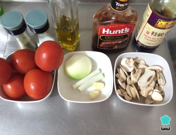 Receta de Espaguetis con champiñones y tomate - Paso 1