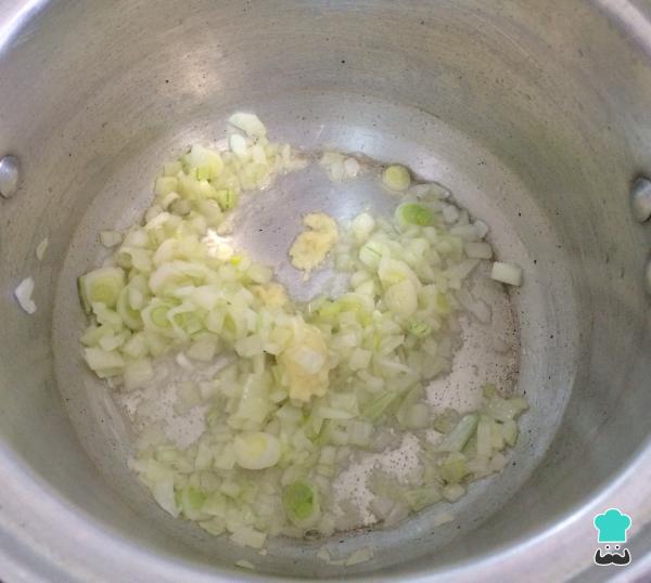 Receta de Espaguetis con champiñones y tomate - Paso 2