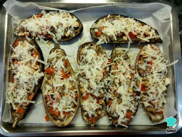 Receta de Berenjenas rellenas de verduras al horno - Paso 6