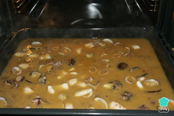 Receta de Fideuá de marisco al horno - Paso 7