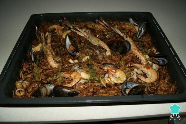 Receta de Fideuá de marisco al horno - Paso 9
