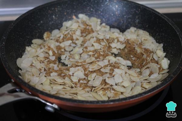 Receta de Crema de almendras de postre - Paso 7