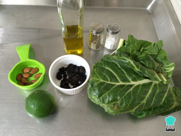 Receta de Acelgas salteadas con pasas y almendras - Paso 1