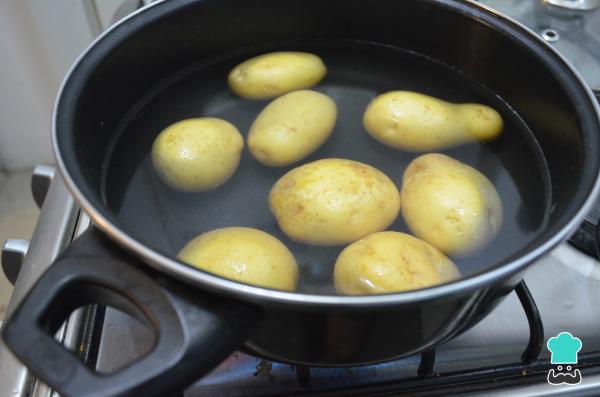 Receta de Papa rellena de carne - Paso 1