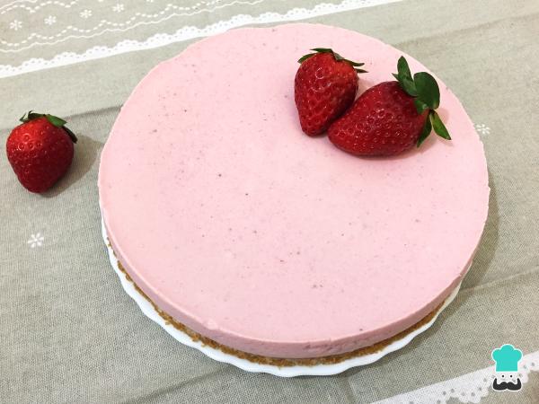 Receta de Tarta de fresa y nata sin horno - Paso 6