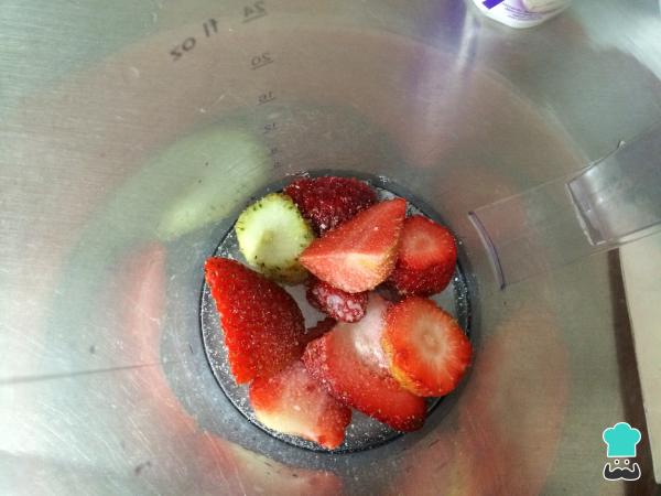 Receta de Paletas cremosas de fresas - Paso 2