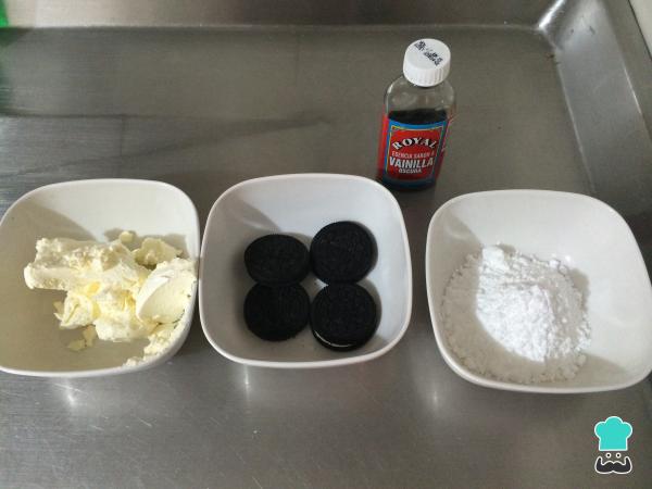 Receta de Frosting de Oreo - Paso 1