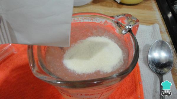 Receta de Gelatina de rompope - Paso 2