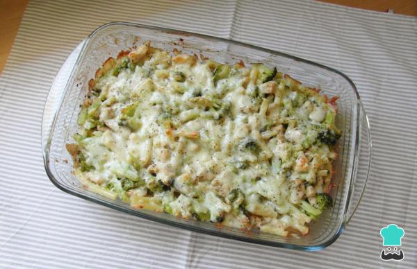 Receta de Pasta con pollo, brócoli y queso