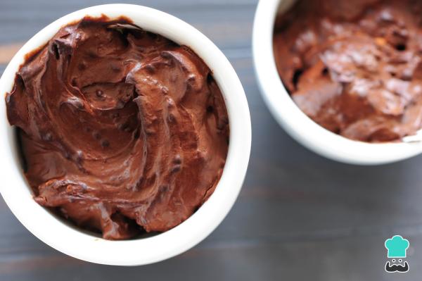 Receta de Buttercream de chocolate para rellenar tartas