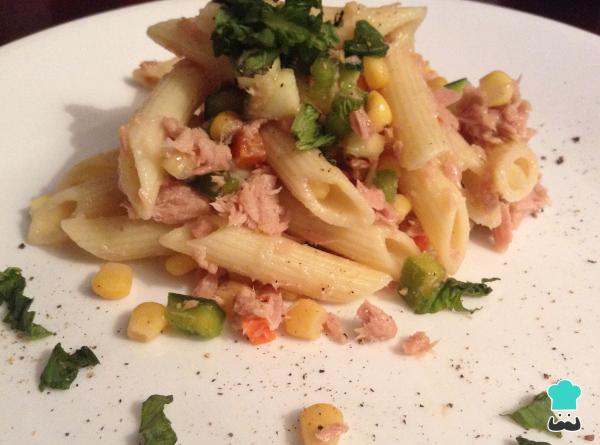 Receta de Ensalada de pasta con atún y verduras