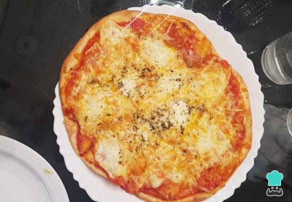 Receta de Pizza prosciutto casera