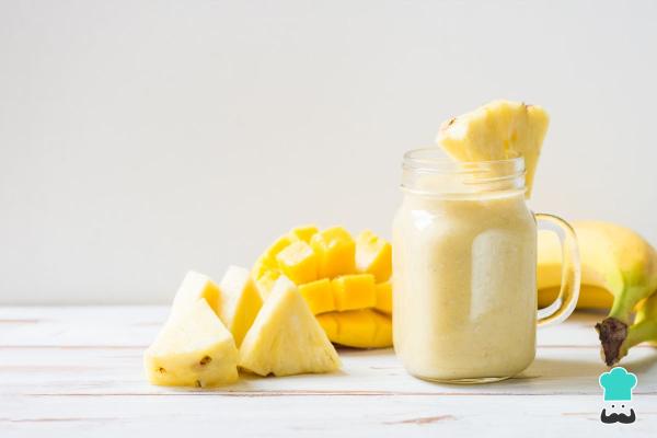 Licuados para bajar de peso en 7 días - Batido tropical de mango, piña, naranja y jengibre