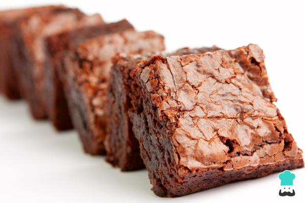 Postres sin gluten y sin lactosa fáciles - Brownie de chocolate con harina de almendra y leche de coco
