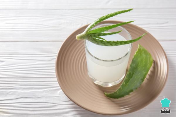Jugos laxantes para el estreñimiento - Jugo de áloe vera y miel, remedio instantáneo para el estreñimiento