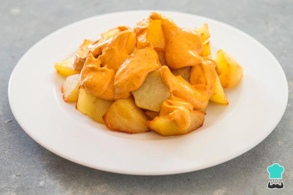 Platos típicos de España - Patatas bravas